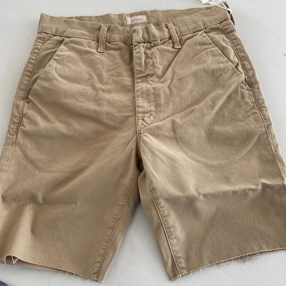 Mother shorts. The shaker prep short fray. Color: Khaki